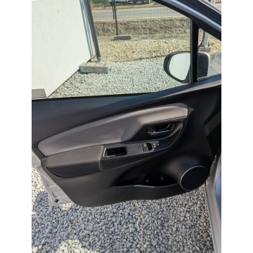 Toyota Yaris  Hatchback 2015,  1.0 benzyna - Na sprzedaż za 25 500 zł - Miękinia - zdjęcie 8