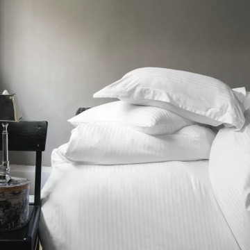 Pościel Pure White Stripe Satin Issimo Pure White Stripe Satin 160x200 + 2 szt 50x70 bawełna, Certyf