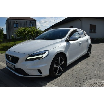 Volvo V40  Hatchback 2017,  2.0 diesel - Na sprzedaż za 39 900 zł - Majdan Sieniawski - zdjęcie 4