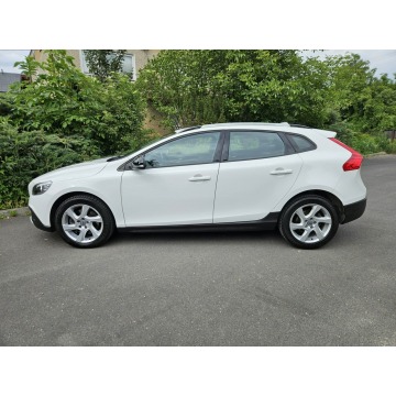 Volvo V40  Hatchback 2015,  2.0 diesel - Na sprzedaż za 28 900 zł - Opoczno - zdjęcie 2