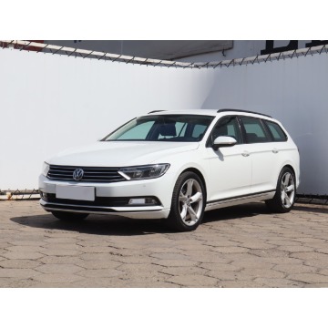 Volkswagen Passat  Kombi 2018,  2.0 diesel - Na sprzedaż za 44 499 zł - Łódź - zdjęcie 3