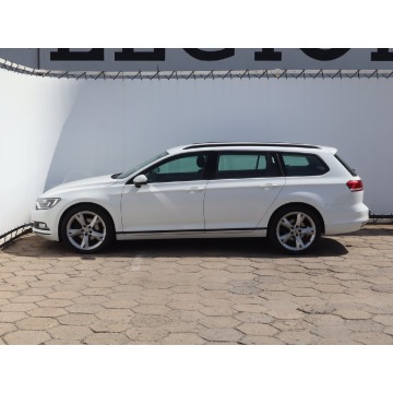 Volkswagen Passat  Kombi 2018,  2.0 diesel - Na sprzedaż za 44 499 zł - Łódź - zdjęcie 4