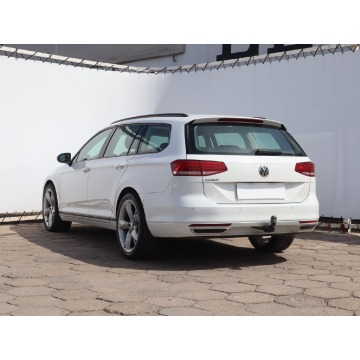 Volkswagen Passat  Kombi 2018,  2.0 diesel - Na sprzedaż za 44 499 zł - Łódź - zdjęcie 6