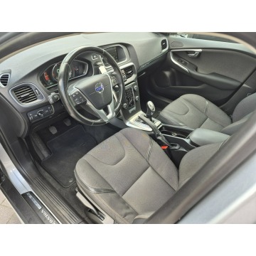 Volvo V40  Hatchback 2014,  1.6 diesel - Na sprzedaż za 35 800 zł - Drelów - zdjęcie 11