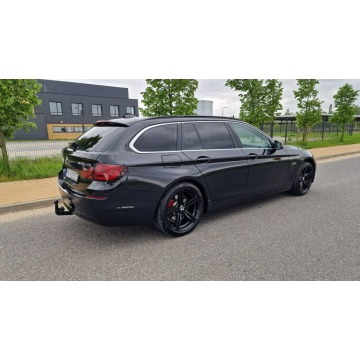 BMW Seria 5  Kombi 2010,  3.0 diesel, automat - Na sprzedaż za 28 400 zł - Pabianice - zdjęcie 6