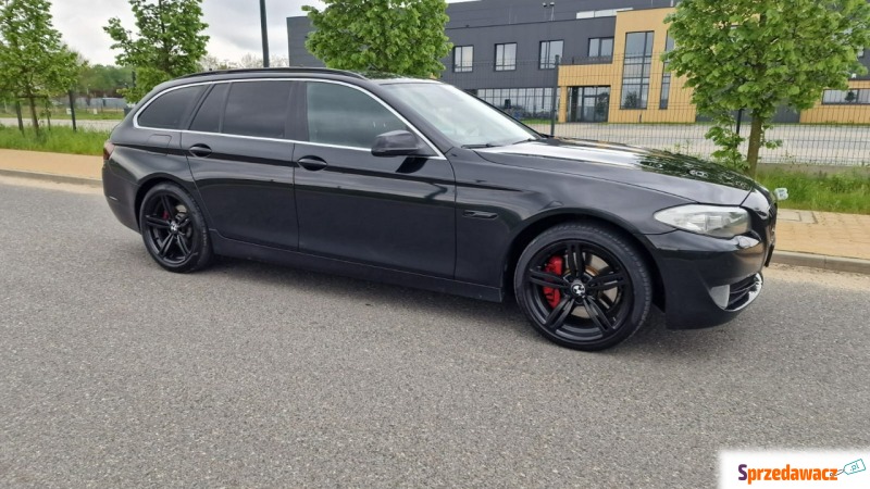 BMW Seria 5  Kombi 2010,  3.0 diesel, automat - Na sprzedaż za 28 400 zł - Pabianice
