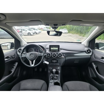 Mercedes - Benz B-klasa  Hatchback 2013,  1.8 diesel - Na sprzedaż za 25 900 zł - Piekoszów - zdjęcie 10
