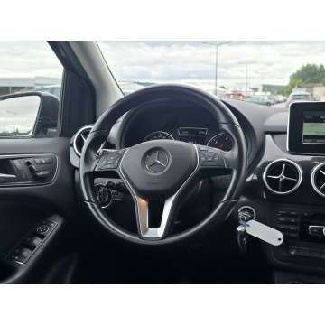 Mercedes - Benz B-klasa  Hatchback 2013,  1.8 diesel - Na sprzedaż za 25 900 zł - Piekoszów - zdjęcie 12