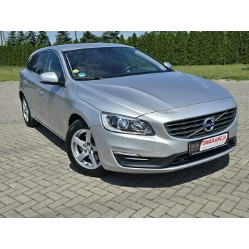 Volvo V60  Kombi 2017,  2.0 diesel, automat - Na sprzedaż za 37 900 zł - Kutno - zdjęcie 1