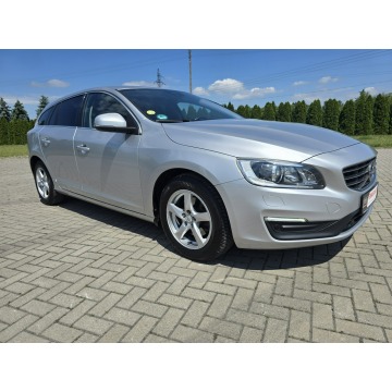 Volvo V60  Kombi 2017,  2.0 diesel, automat - Na sprzedaż za 37 900 zł - Kutno - zdjęcie 3