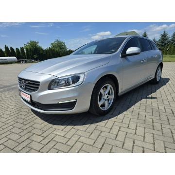 Volvo V60  Kombi 2017,  2.0 diesel, automat - Na sprzedaż za 37 900 zł - Kutno - zdjęcie 6