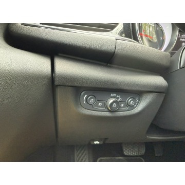 Opel Insignia  Kombi 2019,  2.0 diesel, automat - Na sprzedaż za 59 800 zł - Pęcice - zdjęcie 11