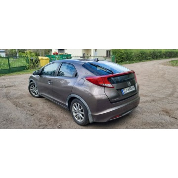 Honda Civic  Hatchback 2012,  1.8 benzyna - Na sprzedaż za 26 999 zł - Warszawa - zdjęcie 7
