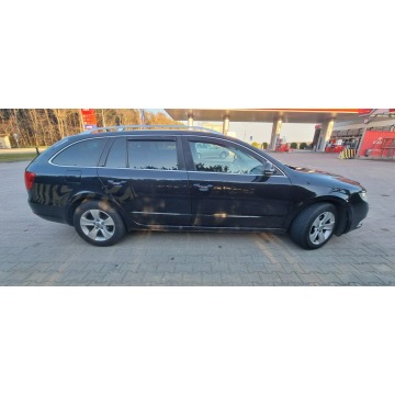 Skoda Superb  Kombi 2012,  1.6 diesel - Na sprzedaż za 19 999 zł - Warszawa - zdjęcie 4
