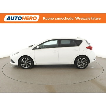 Toyota Auris  Hatchback 2017,  1.8 hybryda, automat - Na sprzedaż za 50 600 zł - Warszawa - zdjęcie 2