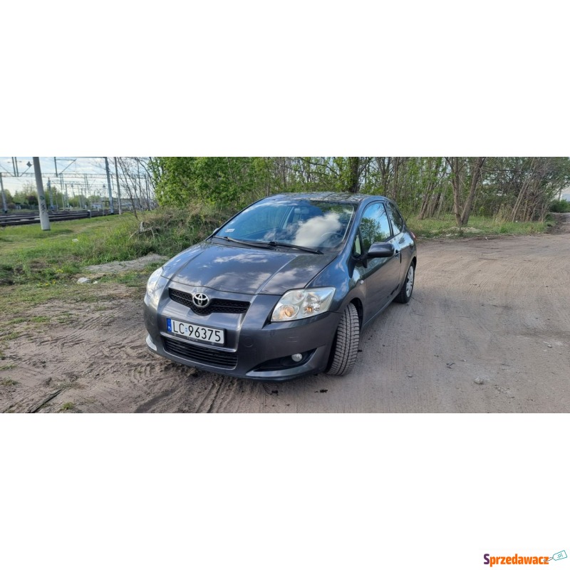 Toyota Auris  Hatchback 2007,  1.6 benzyna - Na sprzedaż za 11 700 zł - Warszawa