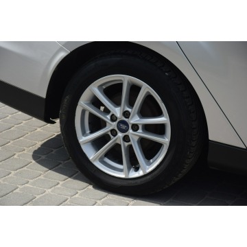 Ford Focus  Kombi 2015,  1.6 diesel - Na sprzedaż za 25 900 zł - Majdan Sieniawski - zdjęcie 11