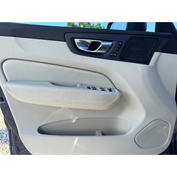 Volvo   SUV 2021,  2.0 benzyna, automat - Na sprzedaż za 114 900 zł - Michałowice-Wieś - zdjęcie 11