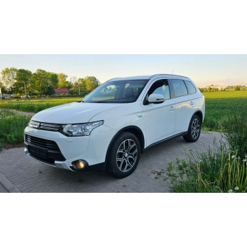 Mitsubishi Outlander  SUV 2016,  2.0 hybryda, automat - Na sprzedaż za 48 200 zł - Płock - zdjęcie 1