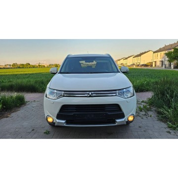 Mitsubishi Outlander  SUV 2016,  2.0 hybryda, automat - Na sprzedaż za 48 200 zł - Płock - zdjęcie 2