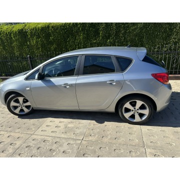 Opel Astra  Hatchback 2011,  1.4 benzyna - Na sprzedaż za 15 500 zł - Wejherowo - zdjęcie 8