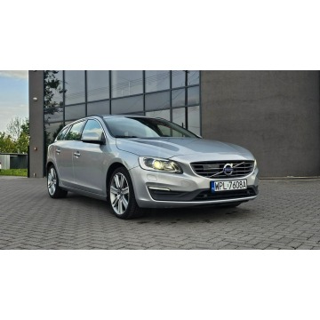 Volvo V60  Kombi 2016,  2.0 benzyna, automat - Na sprzedaż za 42 100 zł - Płock - zdjęcie 1