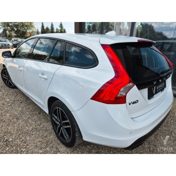 Volvo V60  Kombi 2017,  2.0 diesel - Na sprzedaż za 41 899 zł - Tychy - zdjęcie 4