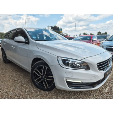 Volvo V60  Kombi 2017,  2.0 diesel - Na sprzedaż za 41 899 zł - Tychy - zdjęcie 2