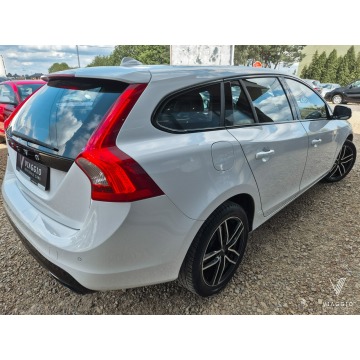 Volvo V60  Kombi 2017,  2.0 diesel - Na sprzedaż za 41 899 zł - Tychy - zdjęcie 3