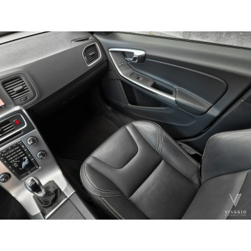 Volvo V60  Kombi 2017,  2.0 diesel - Na sprzedaż za 41 899 zł - Tychy - zdjęcie 12