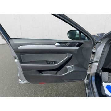 Volkswagen Passat  Sedan/Limuzyna 2023,  2.0 diesel - Na sprzedaż za 92 850 zł - Warszawa - zdjęcie 10