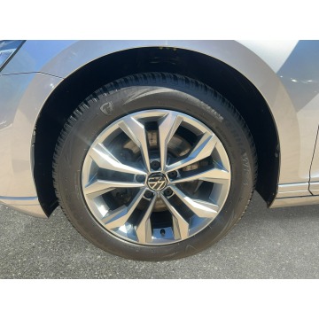 Volkswagen Passat  Sedan/Limuzyna 2023,  2.0 diesel - Na sprzedaż za 92 850 zł - Warszawa - zdjęcie 9