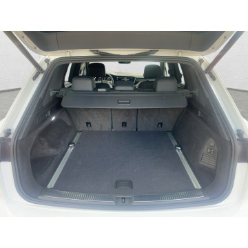Volkswagen Touareg  SUV 2023,  3.0 diesel, automat - Na sprzedaż za 284 850 zł - Warszawa - zdjęcie 12