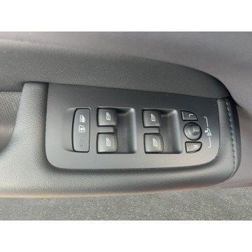 Volvo   SUV 2023,  2.0 benzyna, automat - Na sprzedaż za 500,00 zł - Warszawa - zdjęcie 11