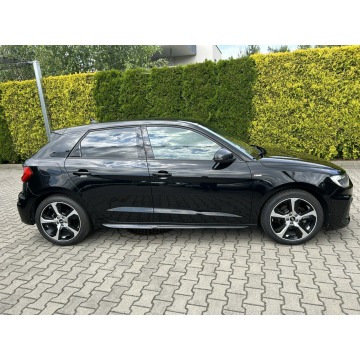 Audi A1  Hatchback 2021,  1.5 benzyna, automat - Na sprzedaż za 84 500 zł - Tarnów - zdjęcie 4