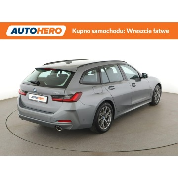 BMW Seria 3  Kombi 2022,  2.0 hybryda, automat - Na sprzedaż za 114 000 zł - Warszawa - zdjęcie 7
