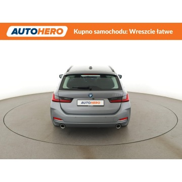 BMW Seria 3  Kombi 2022,  2.0 hybryda, automat - Na sprzedaż za 114 000 zł - Warszawa - zdjęcie 6