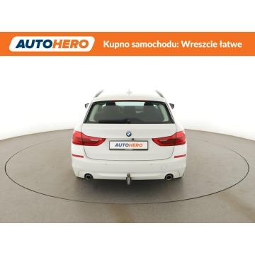 BMW Seria 5  Kombi 2018,  2.0 diesel, automat - Na sprzedaż za 70 800 zł - Warszawa - zdjęcie 6