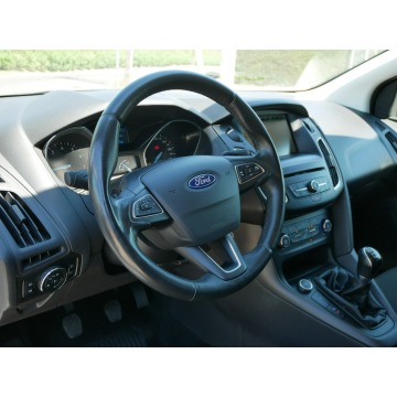 Ford Focus  Kombi 2015,  1.0 benzyna - Na sprzedaż za 23 700 zł - Goczałkowice-Zdrój - zdjęcie 5