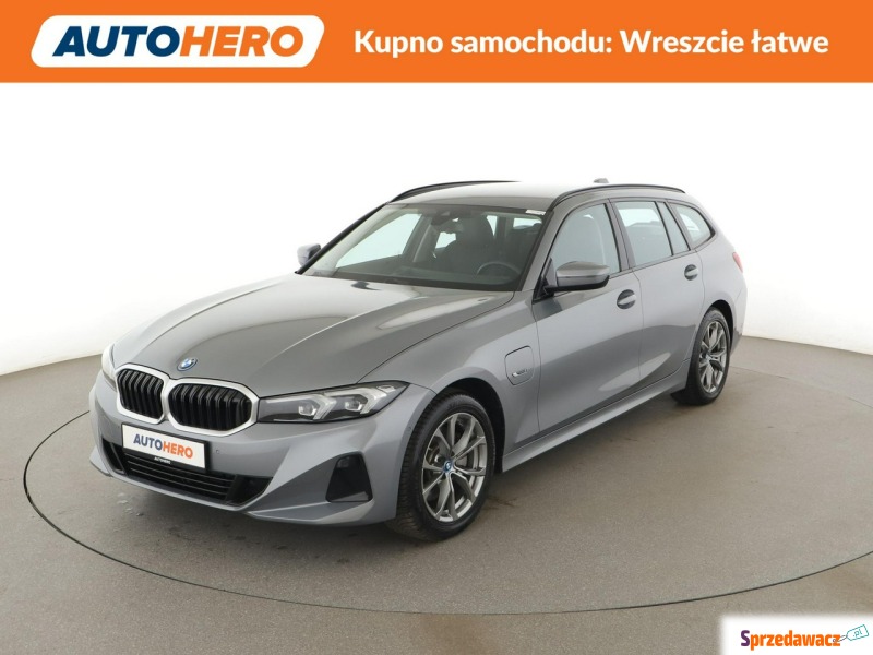 BMW Seria 3  Kombi 2022,  2.0 hybryda, automat - Na sprzedaż za 114 000 zł - Warszawa