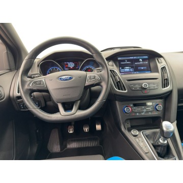 Ford Focus  Hatchback 2016,  2.3 benzyna - Na sprzedaż za 123 900 zł - Warszawa - zdjęcie 9