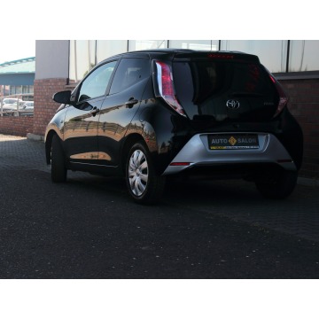 Toyota Aygo  Hatchback 2016,  1.0 benzyna - Na sprzedaż za 26 990 zł - Mysłowice - zdjęcie 2