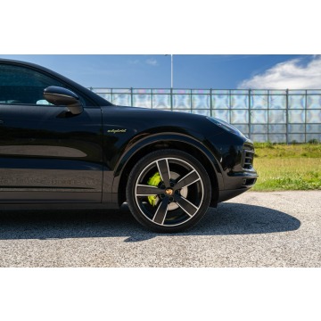Porsche Cayenne  SUV 2022,  3.0 hybryda, automat - Na sprzedaż za 319 900 zł - Warszawa - zdjęcie 8