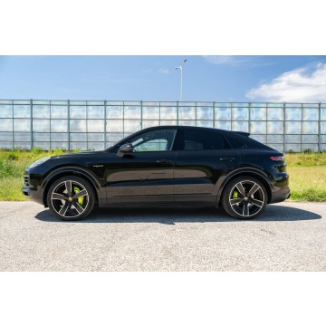 Porsche Cayenne  SUV 2022,  3.0 hybryda, automat - Na sprzedaż za 319 900 zł - Warszawa - zdjęcie 10
