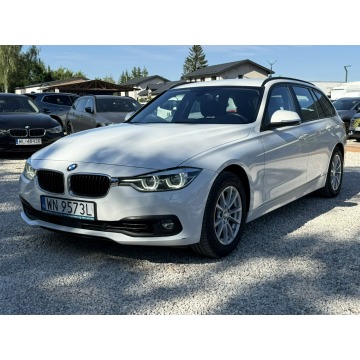 BMW Seria 3  Kombi 2019,  1.5 benzyna, automat - Na sprzedaż za 57 800 zł - Pęcice - zdjęcie 7