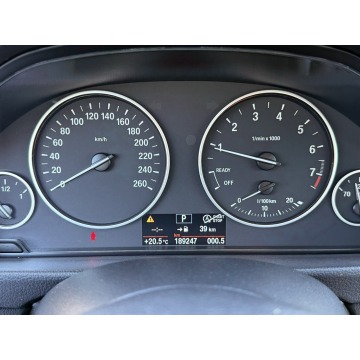 BMW Seria 3  Kombi 2019,  1.5 benzyna, automat - Na sprzedaż za 57 800 zł - Pęcice - zdjęcie 10
