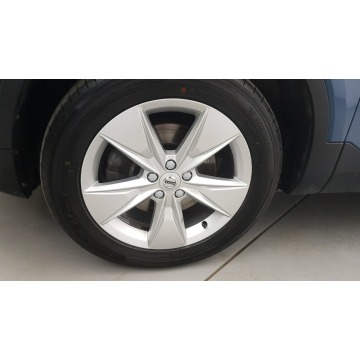 Volvo   SUV 2022,  2.0 benzyna, automat - Na sprzedaż za 89 500 zł - Warszawa - zdjęcie 9