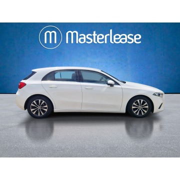 Mercedes - Benz A-klasa  Hatchback 2021,  1.3 benzyna - Na sprzedaż za 78 850 zł - Warszawa - zdjęcie 4