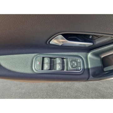 Mercedes - Benz A-klasa  Hatchback 2021,  1.3 benzyna - Na sprzedaż za 78 850 zł - Warszawa - zdjęcie 11