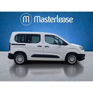 Toyota ProAce  Minivan/Van 2021,  1.5 diesel - Na sprzedaż za 64 850 zł - Warszawa - zdjęcie 4